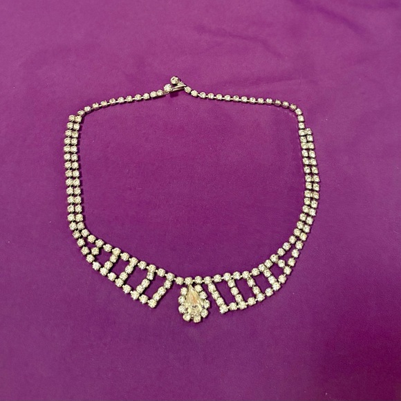 Vintage Kramer Silver Diamond Sparkly Necklace Pear Shaped Main Stone - Picture 3 of 12